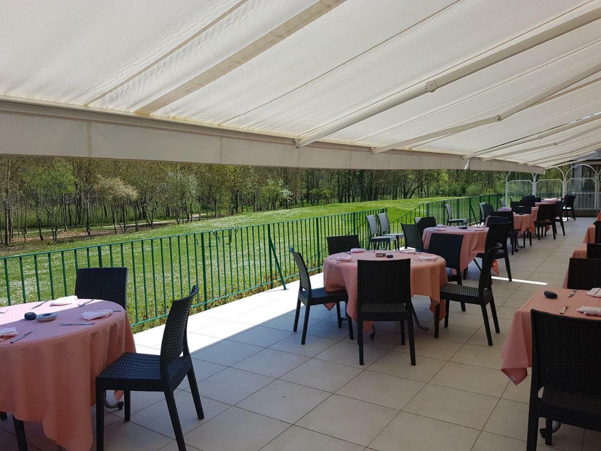 Logis Hotel Restaurant De L'Abbaye Ferrieres-en-Gatinais Dış mekan fotoğraf